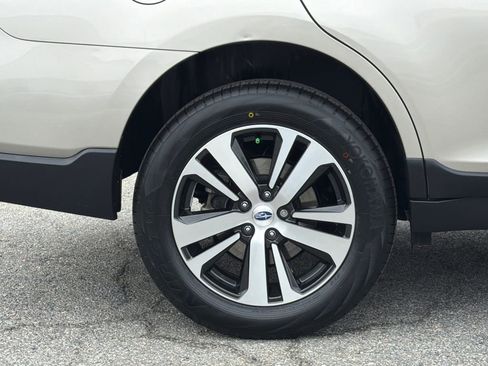 Used 2019 Subaru Outback 2.5i Limited image 6