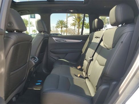 Used 2023 Cadillac XT6 Luxury image 11