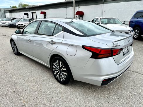 Used 2023 Nissan Altima 2.5 SV image 4