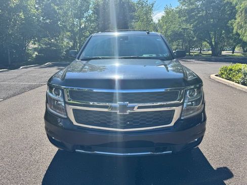 Used 2020 Chevrolet Suburban LT w/ Luxury Package AWD/4WD image 2