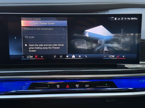 Used 2025 BMW 740i w/ Premium Package RWD image 31