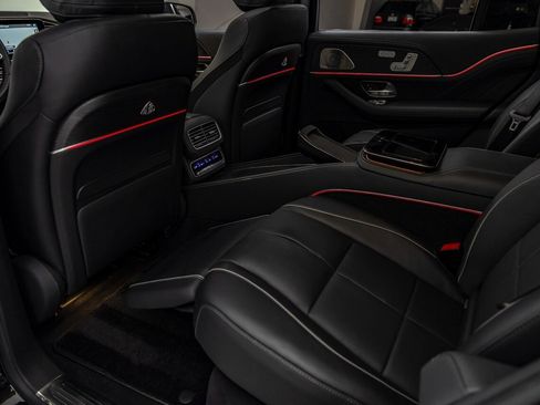 Used 2022 Mercedes-Benz Maybach GLS 600 4MATIC image 36