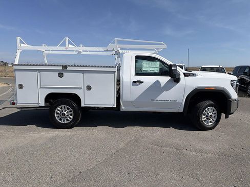 New 2026 GMC Sierra 2500 Pro w/ Convenience Package RWD image 4