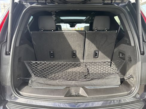 Used 2023 Cadillac Escalade Premium Luxury image 29