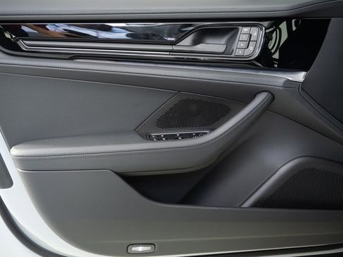 New 2026 Porsche Panamera RWD image 6