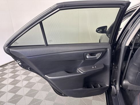 Used 2015 Toyota Camry SE image 17