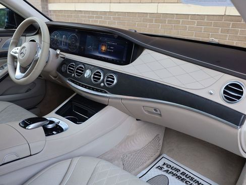 Used 2018 Mercedes-Benz S 560 Sedan image 34