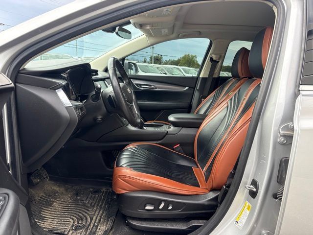 Used 2018 Cadillac XT5 Luxury AWD/4WD image 5