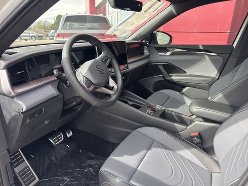 New 2026 Volkswagen Tiguan SE R-Line image 11