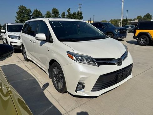 Used 2020 Toyota Sienna Limited AWD/4WD image 4