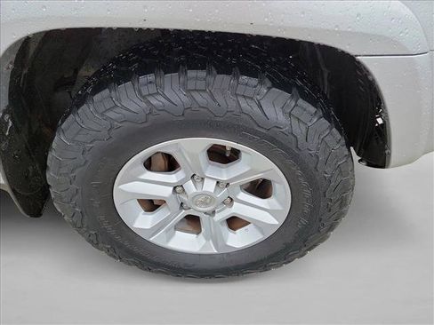 Used 2018 Toyota 4Runner SR5 RWD image 10