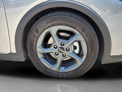Used 2025 Kia K4 FWD image 31