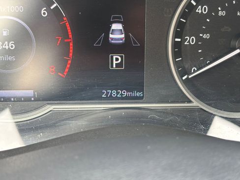 Used 2025 Nissan Versa SV FWD image 38