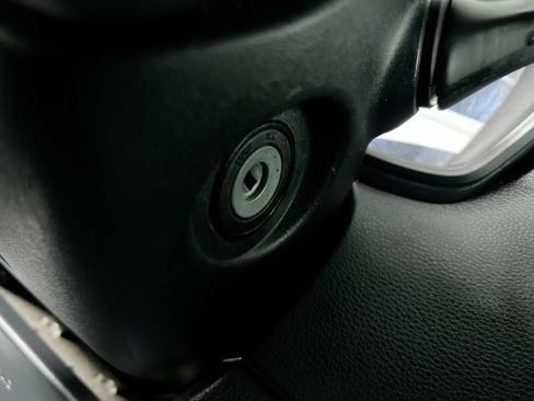 Used 2021 Toyota Corolla LE FWD image 17