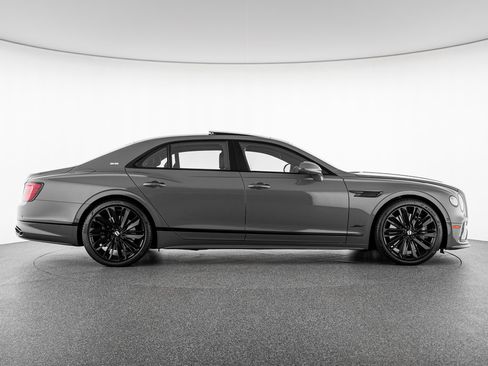 Used 2025 Bentley Flying Spur Plug-In Hybrid AWD/4WD image 10