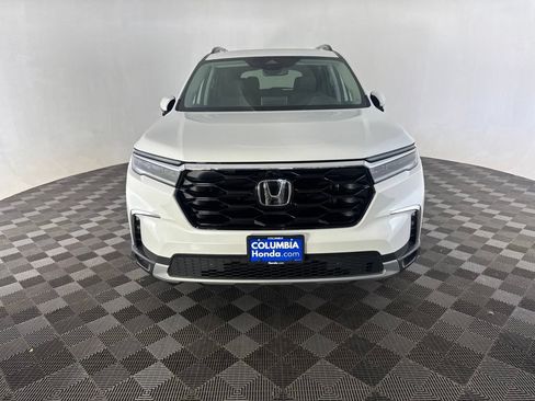 Used 2025 Honda Pilot Elite image 3
