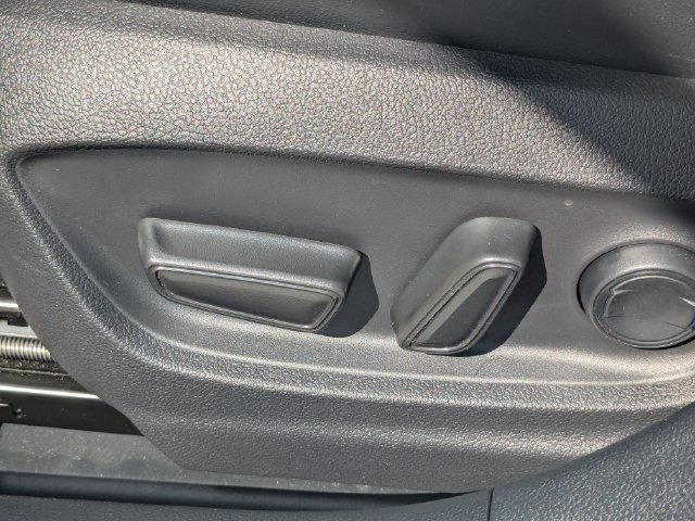 Used 2022 Toyota Prius Limited FWD image 19