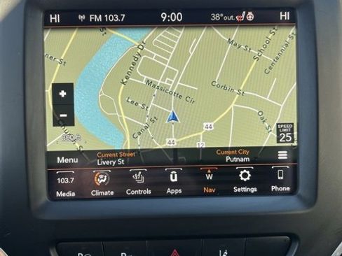 Used 2023 Jeep Cherokee Altitude Lux image 33