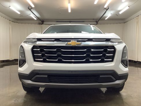 Used 2025 Chevrolet Equinox LT w/ Convenience Package II FWD image 10