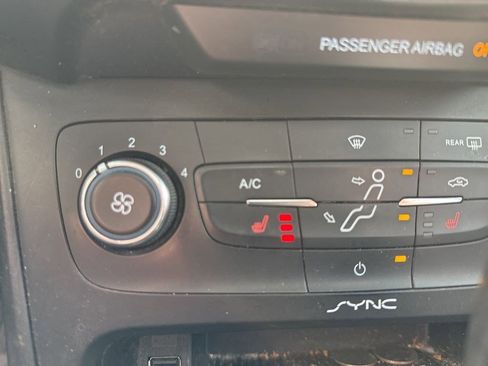 Used 2016 Ford Focus SE w/ SE Cold Weather Package image 14