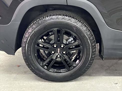 Certified 2022 GMC Terrain AT4 w/ Infotainment Package II image 9