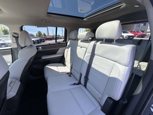 Used 2025 Hyundai Santa Fe Limited image 25