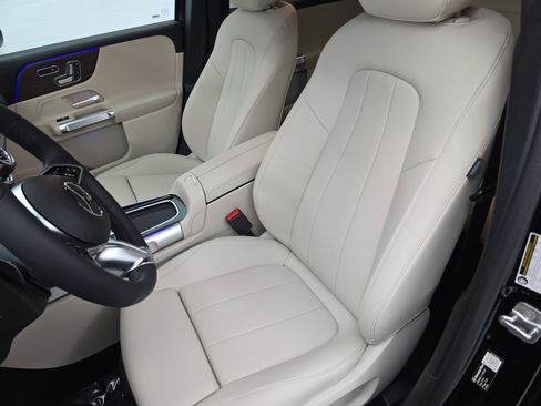 New 2026 Mercedes-Benz GLB 250 4MATIC image 15