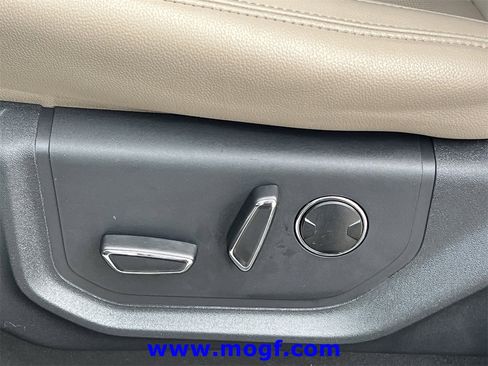 Used 2024 Ford Expedition Max Limited image 22