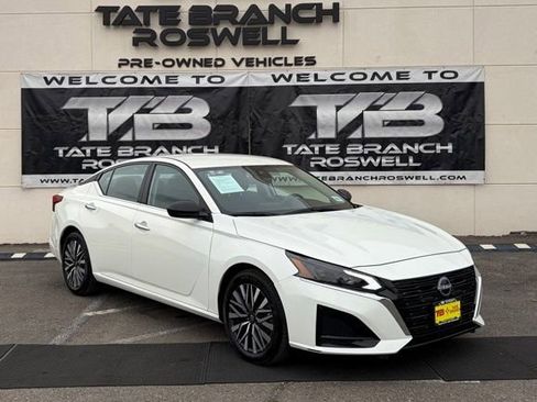 Used 2025 Nissan Altima 2.5 SV FWD image 5