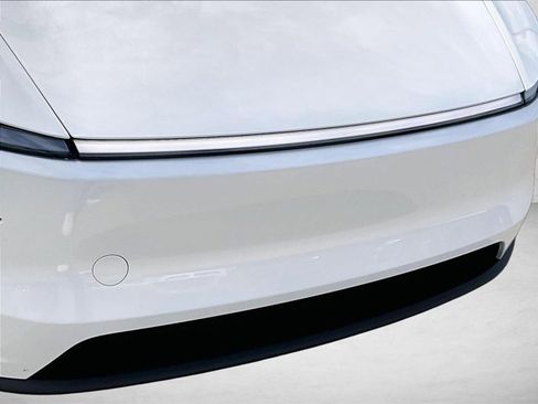Used 2026 Tesla Model Y AWD image 27