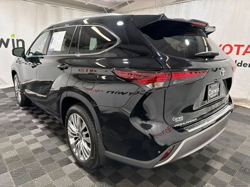 Used 2026 Toyota Highlander Platinum AWD/4WD image 5
