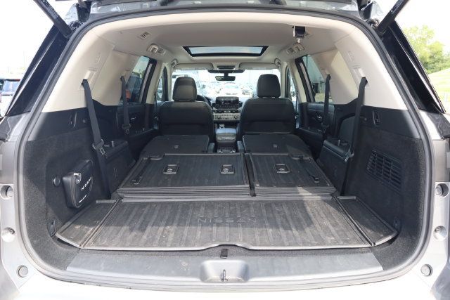 Used 2025 Nissan Pathfinder SL w/ SL Premium Package AWD/4WD image 29