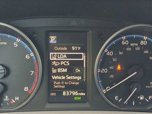 Used 2018 Toyota RAV4 XLE w/ Plus Extra Value Package FWD image 9