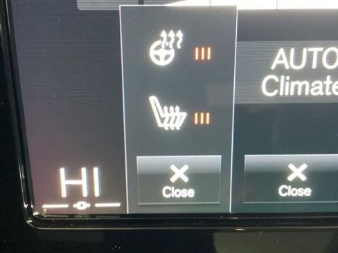 Used 2022 Volvo XC40 T5 Inscription w/ Climate Package image 26