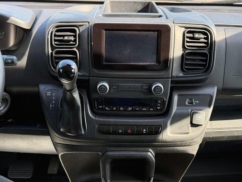 Used 2024 RAM ProMaster 2500 w/ Convenience Group FWD image 8