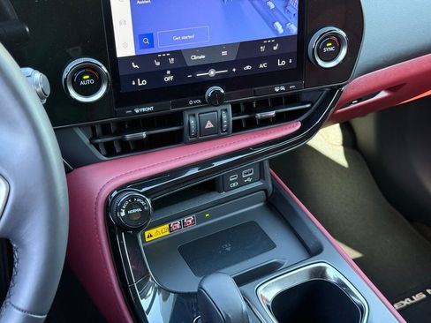 Used 2024 Lexus NX 250 FWD image 37