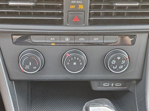 Used 2023 Volkswagen Jetta Sport image 14