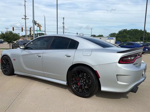 Used 2019 Dodge Charger Scat Pack w/ Dynamics Package RWD image 12