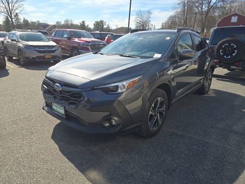 Used 2024 Subaru Crosstrek 2.0i Premium AWD/4WD image 3