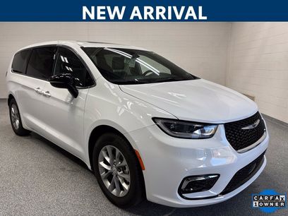 Used 2026 Chrysler Pacifica Limited