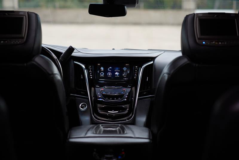 Used 2018 Cadillac Escalade ESV Platinum AWD/4WD image 62