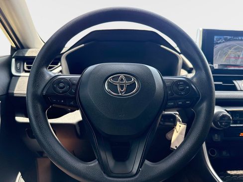 Used 2023 Toyota RAV4 LE AWD/4WD image 24