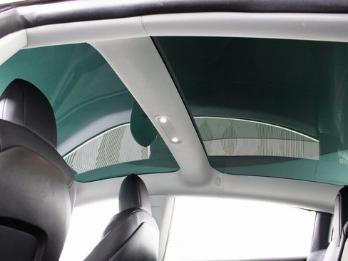 Used 2020 Tesla Model 3 Performance image 19