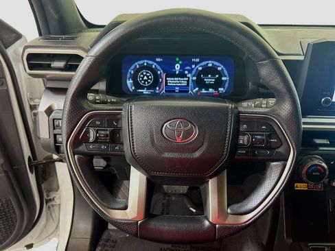 Used 2025 Toyota 4Runner TRD Off-Road AWD/4WD image 9