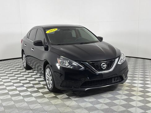 Used 2019 Nissan Sentra S FWD image 3
