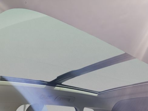 Certified 2022 Volkswagen Taos SEL AWD/4WD image 15
