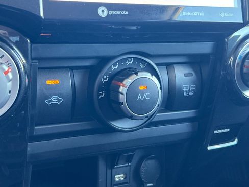 Used 2024 Toyota 4Runner TRD Off-Road Premium AWD/4WD image 21