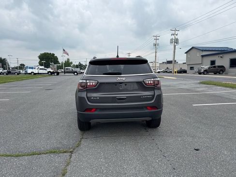 Used 2024 Jeep Compass Limited AWD/4WD image 3