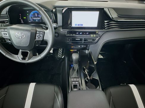 Used 2026 Toyota Camry SE image 27