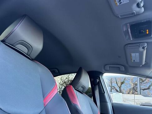 Used 2025 Toyota Prius Plug-In Hybrid image 14